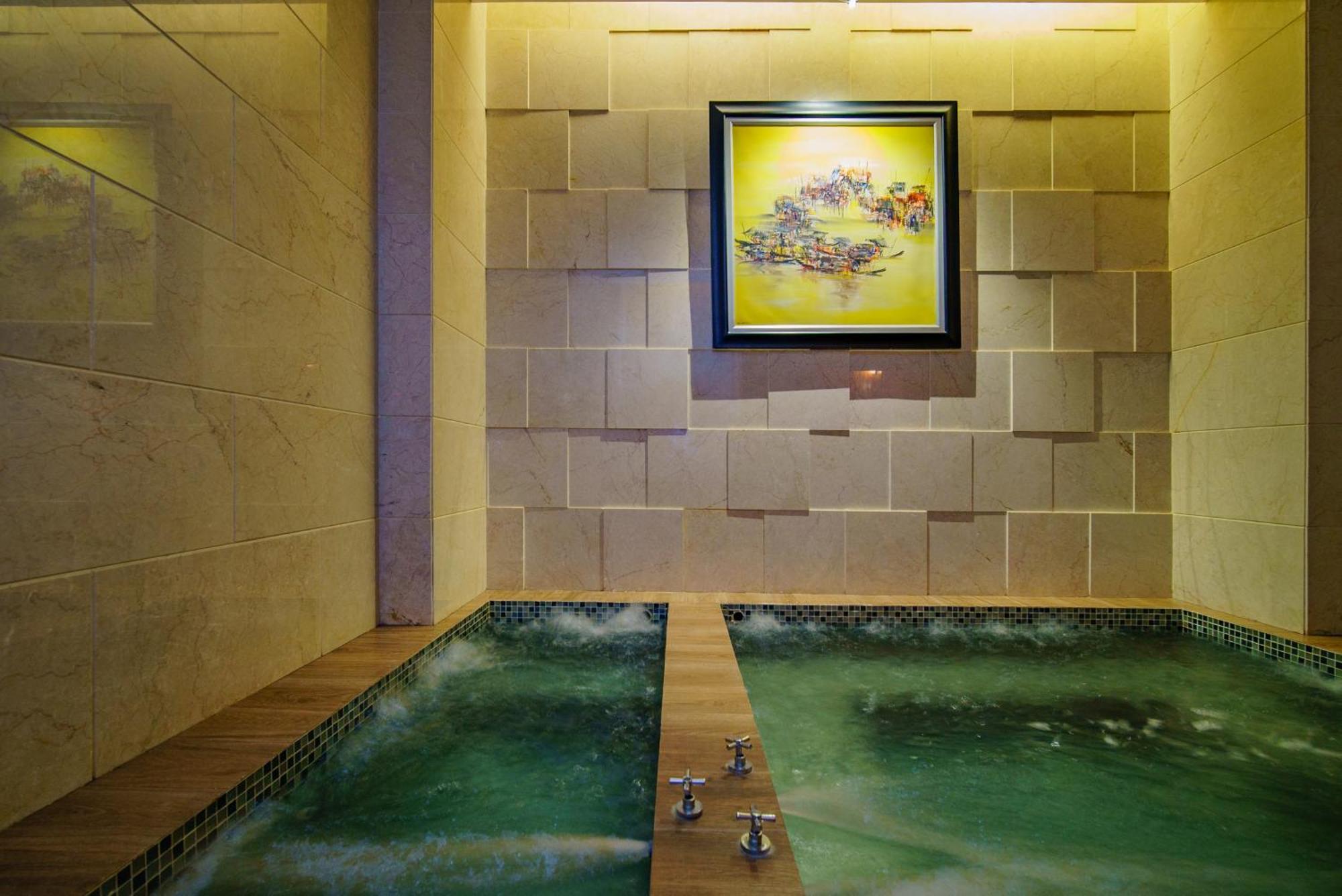 Nhat Ha L'opera Hotel