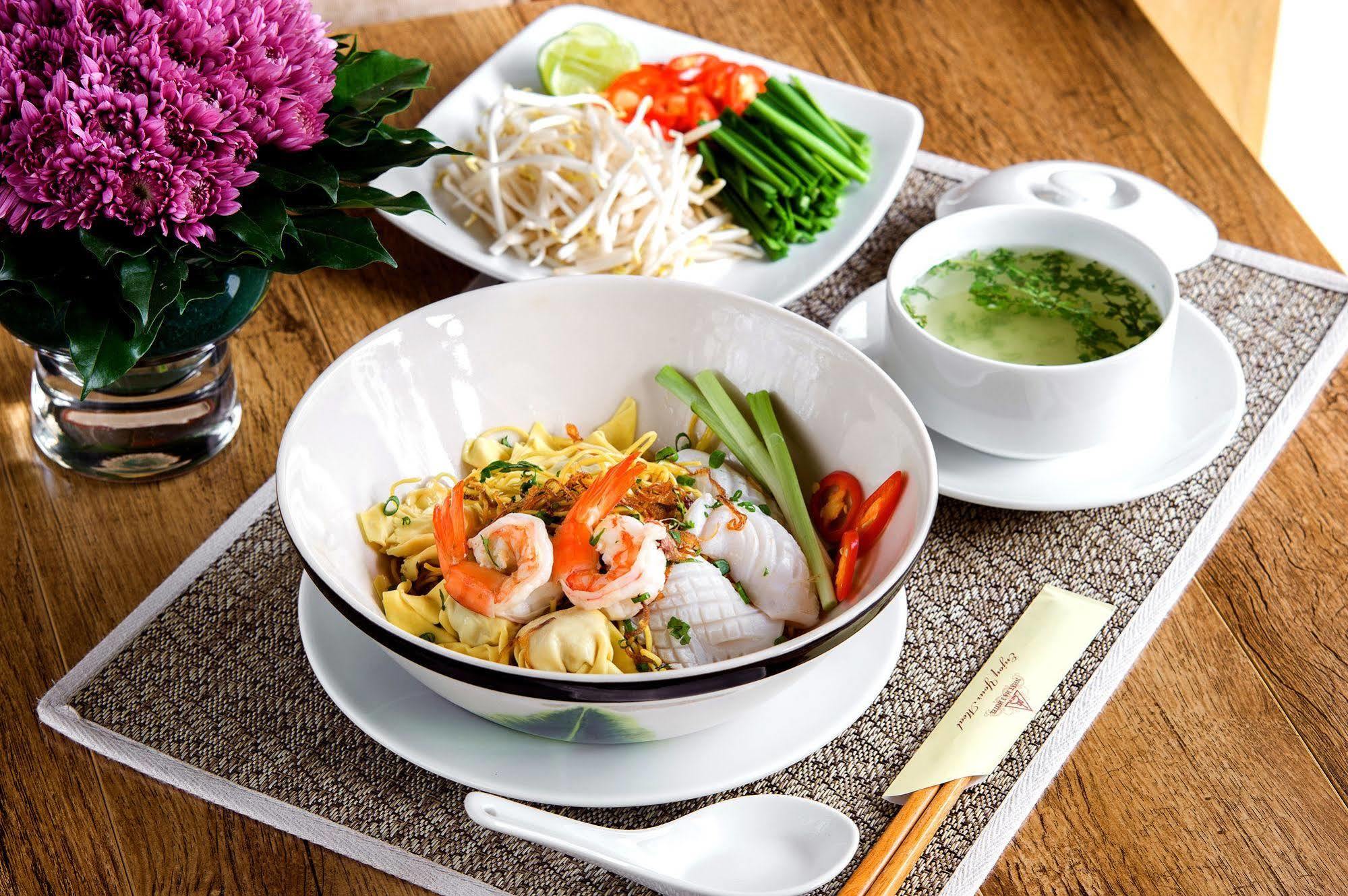 Nhat Ha L'opera 4*